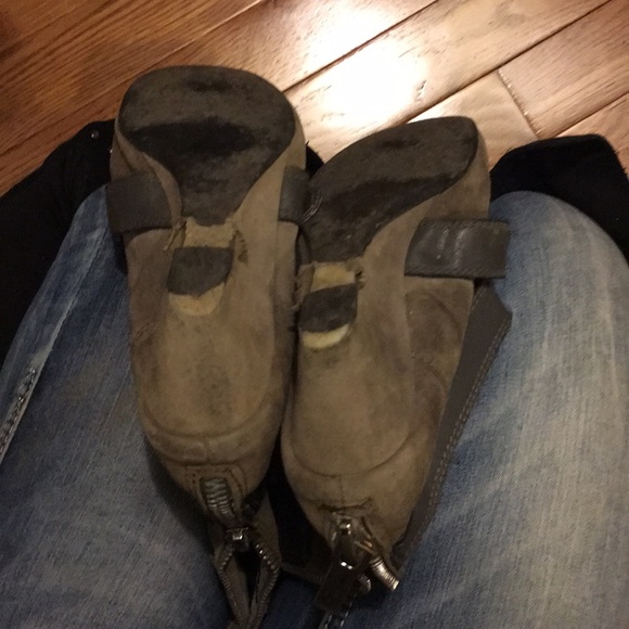 Gray Calin Stuart many wedged buckle boots - Picture 6 of 13